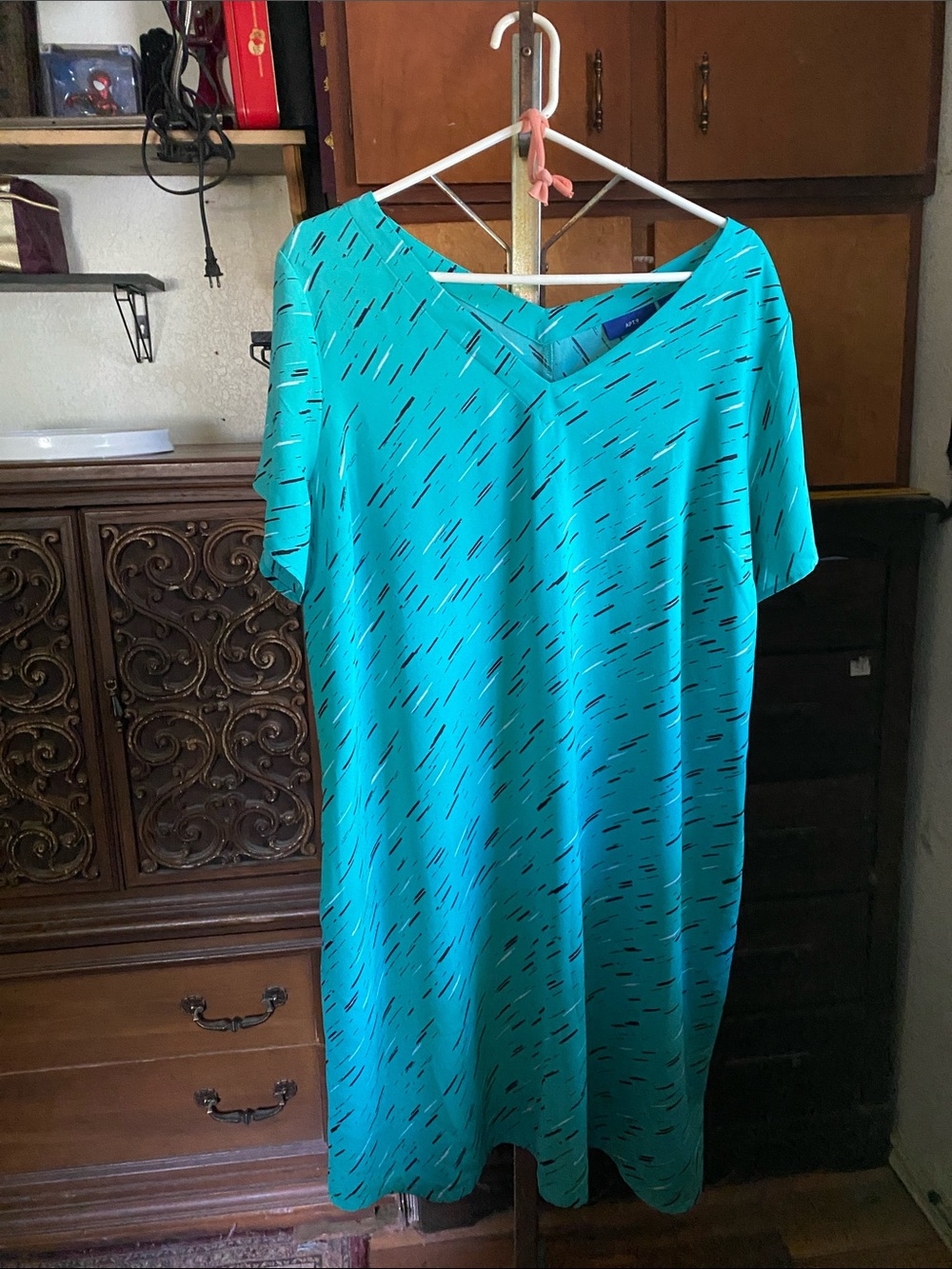 Women Teal V-Neck Shift Dress with Subtle Dash Print dress